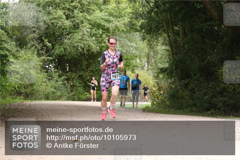 30.08.2026 - Elbe Triathlon Hamburg Antke Förster http://msf.ph/oto/10105973 30.08.2026 12:18:15 Laufen 1673 meine-sportfotos.de