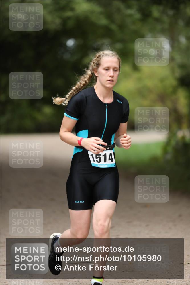 30.08.2026 - Elbe Triathlon Hamburg Antke Förster http://msf.ph/oto/10105980 30.08.2026 12:12:36 Laufen 1514 meine-sportfotos.de