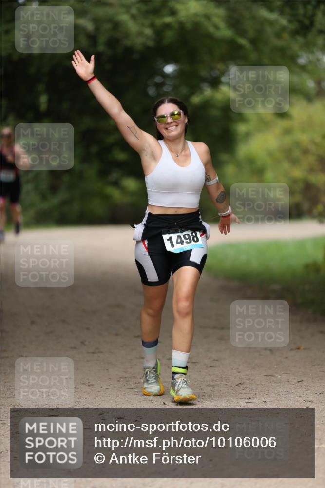 30.08.2026 - Elbe Triathlon Hamburg Antke Förster http://msf.ph/oto/10106006 30.08.2026 12:12:55 Laufen 1498 meine-sportfotos.de