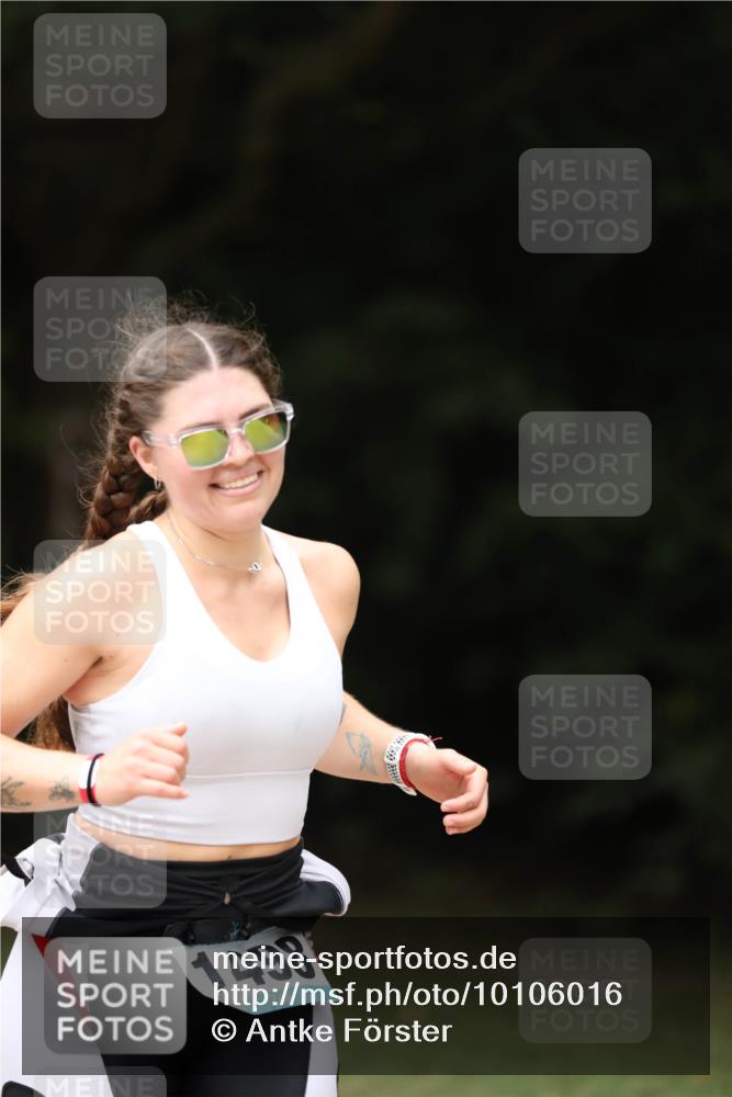 30.08.2026 - Elbe Triathlon Hamburg Antke Förster http://msf.ph/oto/10106016 30.08.2026 12:12:57 Laufen 1498 meine-sportfotos.de