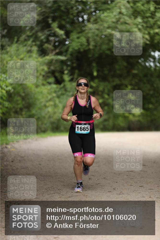 30.08.2026 - Elbe Triathlon Hamburg Antke Förster http://msf.ph/oto/10106020 30.08.2026 12:13:01 Laufen 1665 meine-sportfotos.de
