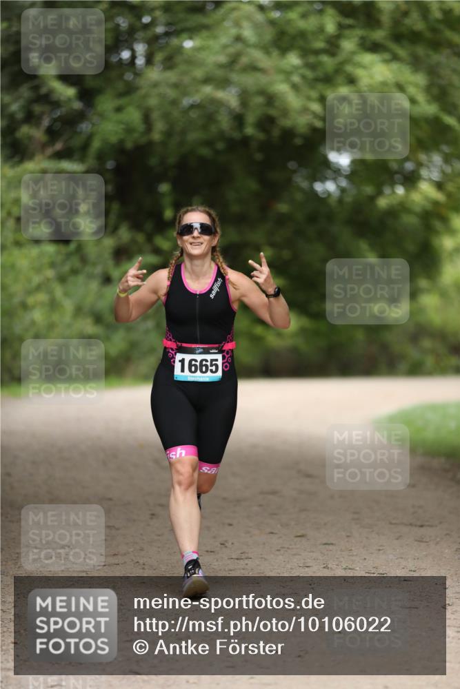 30.08.2026 - Elbe Triathlon Hamburg Antke Förster http://msf.ph/oto/10106022 30.08.2026 12:13:01 Laufen 1665 meine-sportfotos.de