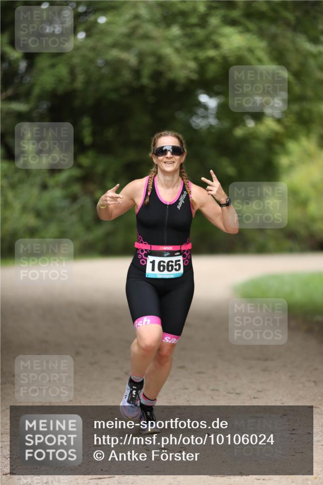 30.08.2026 - Elbe Triathlon Hamburg Antke Förster http://msf.ph/oto/10106024 30.08.2026 12:13:02 Laufen 1665 meine-sportfotos.de