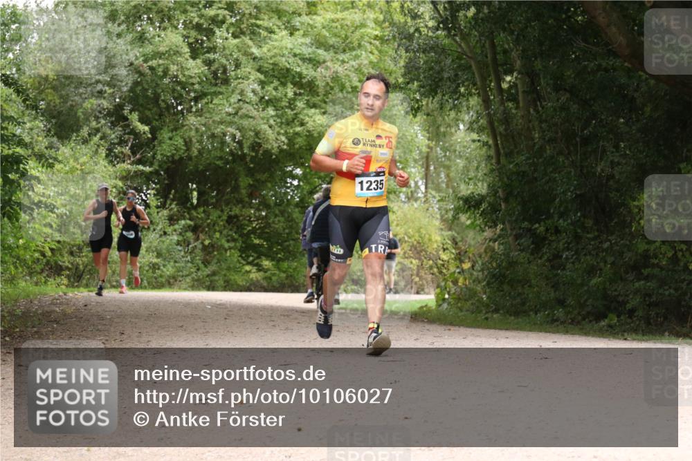 30.08.2026 - Elbe Triathlon Hamburg Antke Förster http://msf.ph/oto/10106027 30.08.2026 12:19:03 Laufen 1235 meine-sportfotos.de