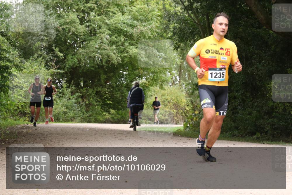 30.08.2026 - Elbe Triathlon Hamburg Antke Förster http://msf.ph/oto/10106029 30.08.2026 12:19:04 Laufen 1235 meine-sportfotos.de