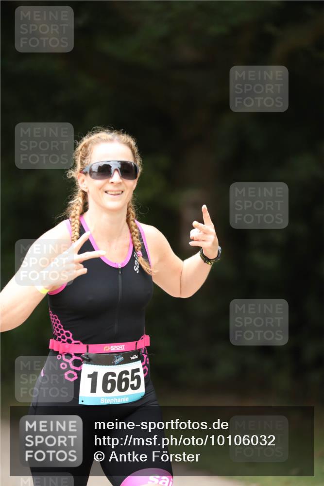 30.08.2026 - Elbe Triathlon Hamburg Antke Förster http://msf.ph/oto/10106032 30.08.2026 12:13:03 Laufen 1665 meine-sportfotos.de