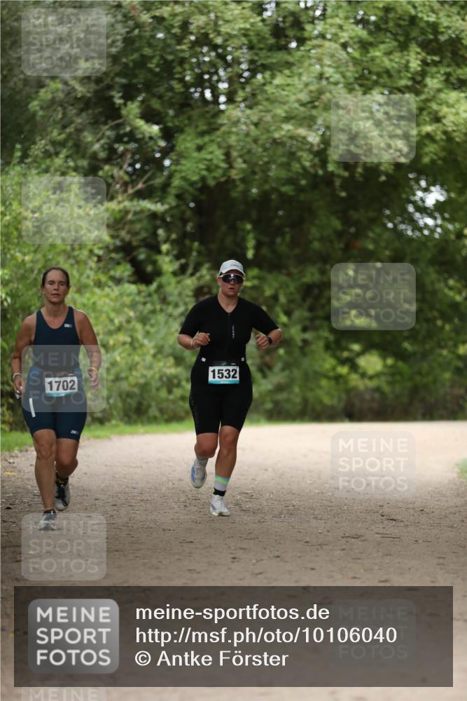 30.08.2026 - Elbe Triathlon Hamburg Antke Förster http://msf.ph/oto/10106040 30.08.2026 12:13:20 Laufen 1532, 1702 meine-sportfotos.de