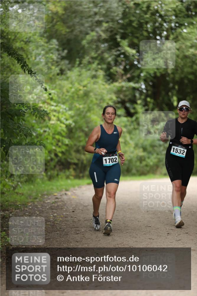 30.08.2026 - Elbe Triathlon Hamburg Antke Förster http://msf.ph/oto/10106042 30.08.2026 12:13:21 Laufen 1702, 1532, 3 meine-sportfotos.de