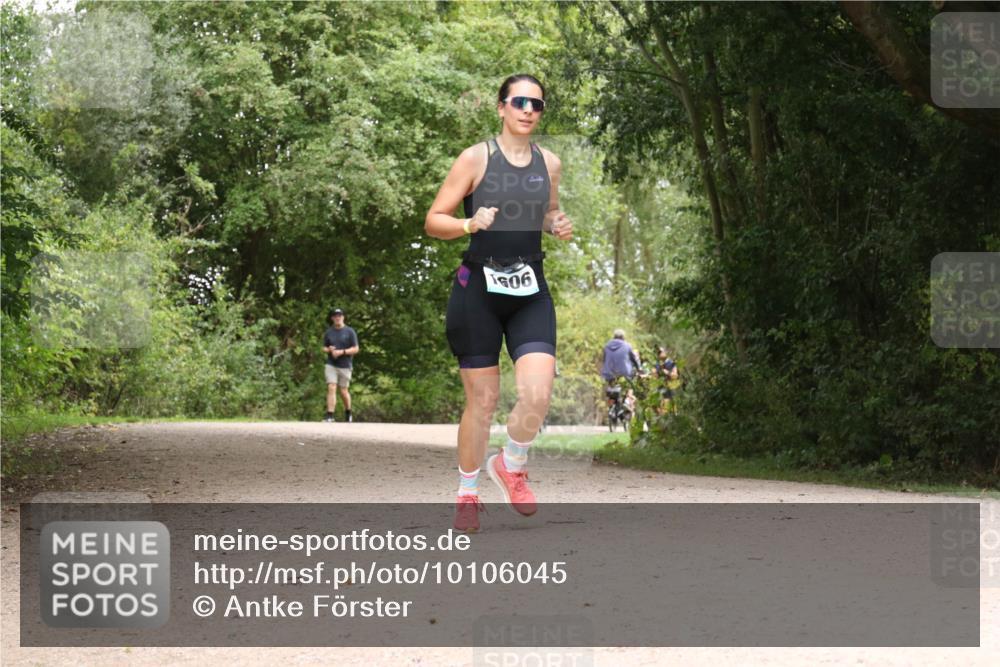 30.08.2026 - Elbe Triathlon Hamburg Antke Förster http://msf.ph/oto/10106045 30.08.2026 12:19:11 Laufen 606 meine-sportfotos.de