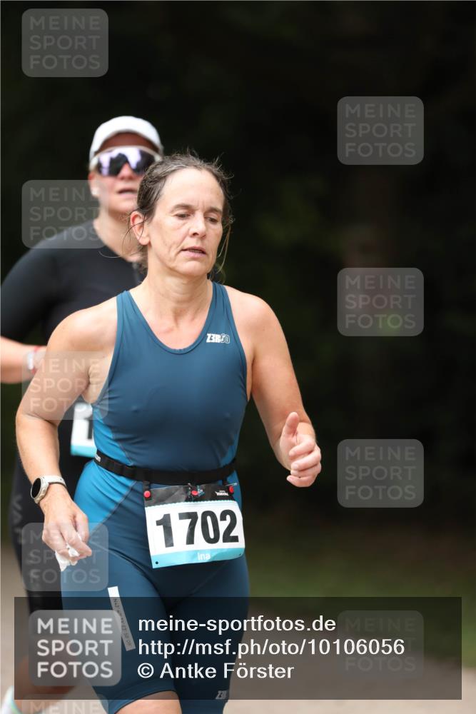 30.08.2026 - Elbe Triathlon Hamburg Antke Förster http://msf.ph/oto/10106056 30.08.2026 12:13:26 Laufen 3, 1702, 43, 40, 39, 3, 58, 08 meine-sportfotos.de