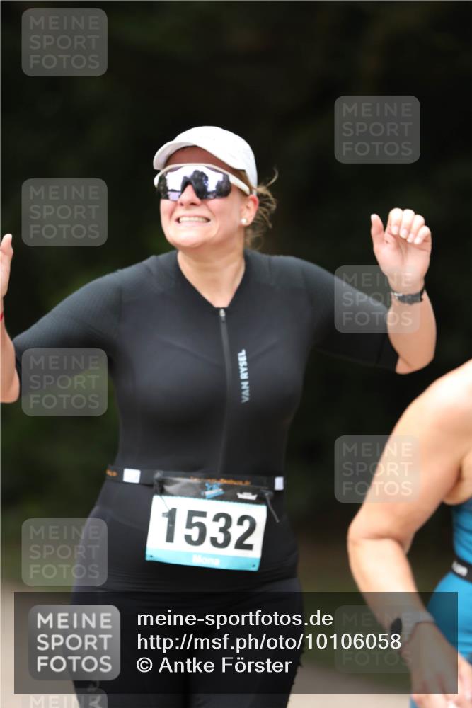 30.08.2026 - Elbe Triathlon Hamburg Antke Förster http://msf.ph/oto/10106058 30.08.2026 12:13:27 Laufen 1532 meine-sportfotos.de