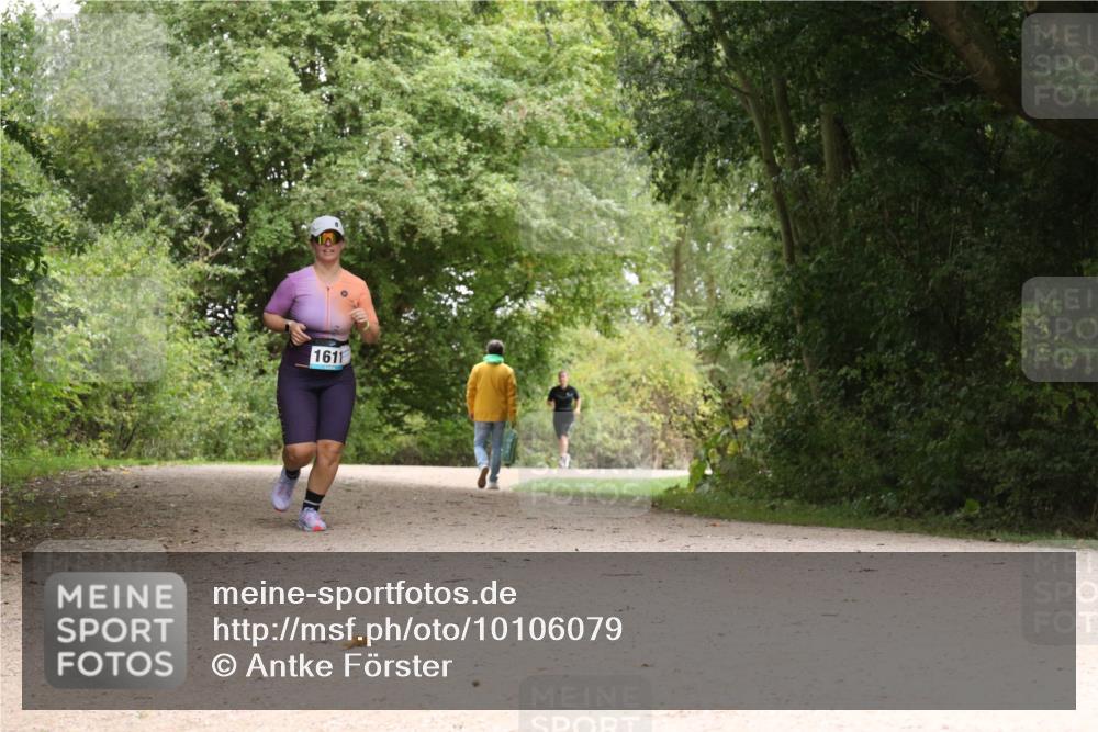 30.08.2026 - Elbe Triathlon Hamburg Antke Förster http://msf.ph/oto/10106079 30.08.2026 12:19:49 Laufen 1611 meine-sportfotos.de