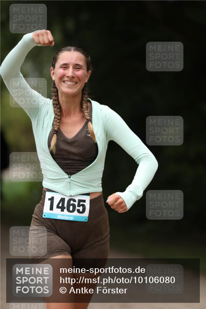 30.08.2026 - Elbe Triathlon Hamburg Antke Förster http://msf.ph/oto/10106080 30.08.2026 12:13:43 Laufen 1465 meine-sportfotos.de
