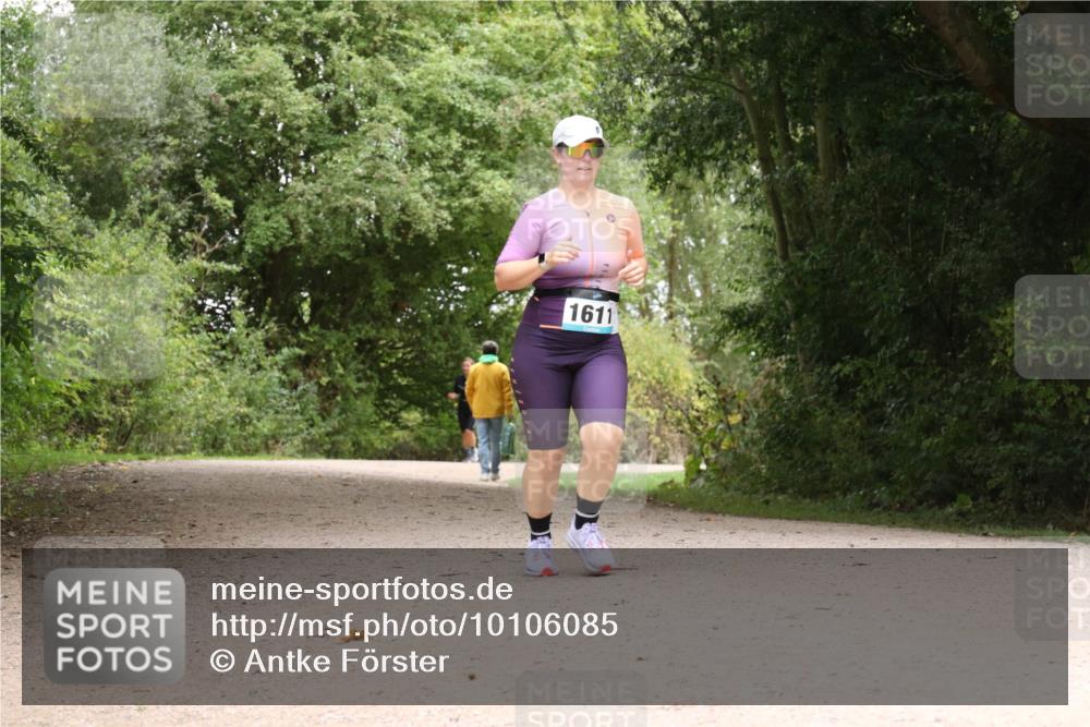 30.08.2026 - Elbe Triathlon Hamburg Antke Förster http://msf.ph/oto/10106085 30.08.2026 12:19:50 Laufen 1611 meine-sportfotos.de