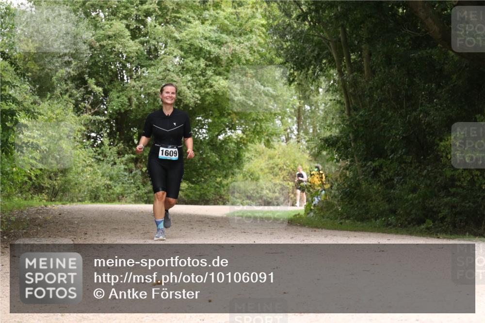 30.08.2026 - Elbe Triathlon Hamburg Antke Förster http://msf.ph/oto/10106091 30.08.2026 12:20:04 Laufen 1609 meine-sportfotos.de