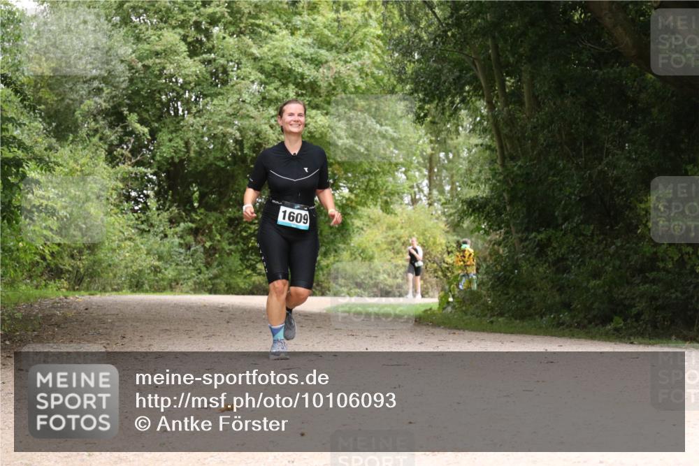 30.08.2026 - Elbe Triathlon Hamburg Antke Förster http://msf.ph/oto/10106093 30.08.2026 12:20:05 Laufen 1609 meine-sportfotos.de