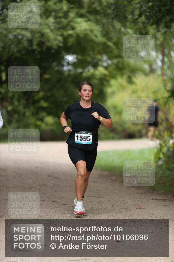 30.08.2026 - Elbe Triathlon Hamburg Antke Förster http://msf.ph/oto/10106096 30.08.2026 12:14:07 Laufen 1595 meine-sportfotos.de