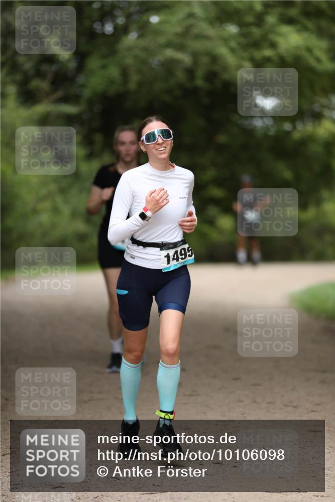 30.08.2026 - Elbe Triathlon Hamburg Antke Förster http://msf.ph/oto/10106098 30.08.2026 12:14:08 Laufen 1495 meine-sportfotos.de