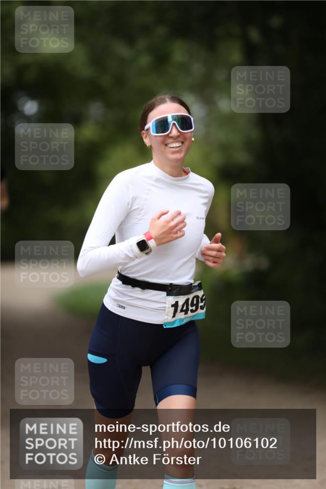 30.08.2026 - Elbe Triathlon Hamburg Antke Förster http://msf.ph/oto/10106102 30.08.2026 12:14:10 Laufen 1495 meine-sportfotos.de