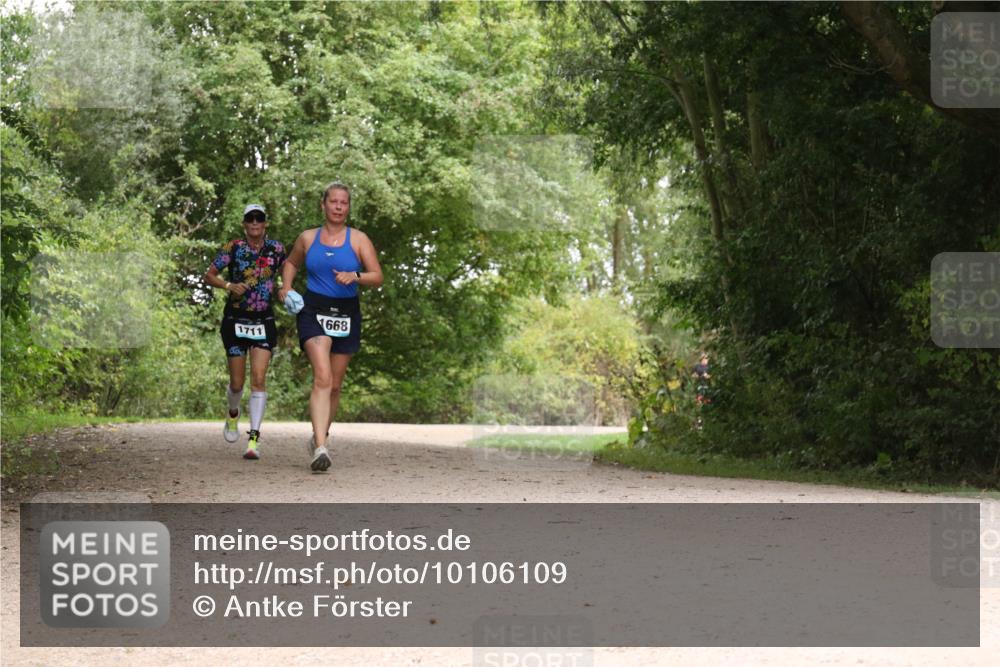 30.08.2026 - Elbe Triathlon Hamburg Antke Förster http://msf.ph/oto/10106109 30.08.2026 12:20:26 Laufen 1711, 1668 meine-sportfotos.de