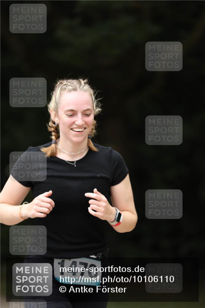 30.08.2026 - Elbe Triathlon Hamburg Antke Förster http://msf.ph/oto/10106110 30.08.2026 12:14:12 Laufen 1470 meine-sportfotos.de