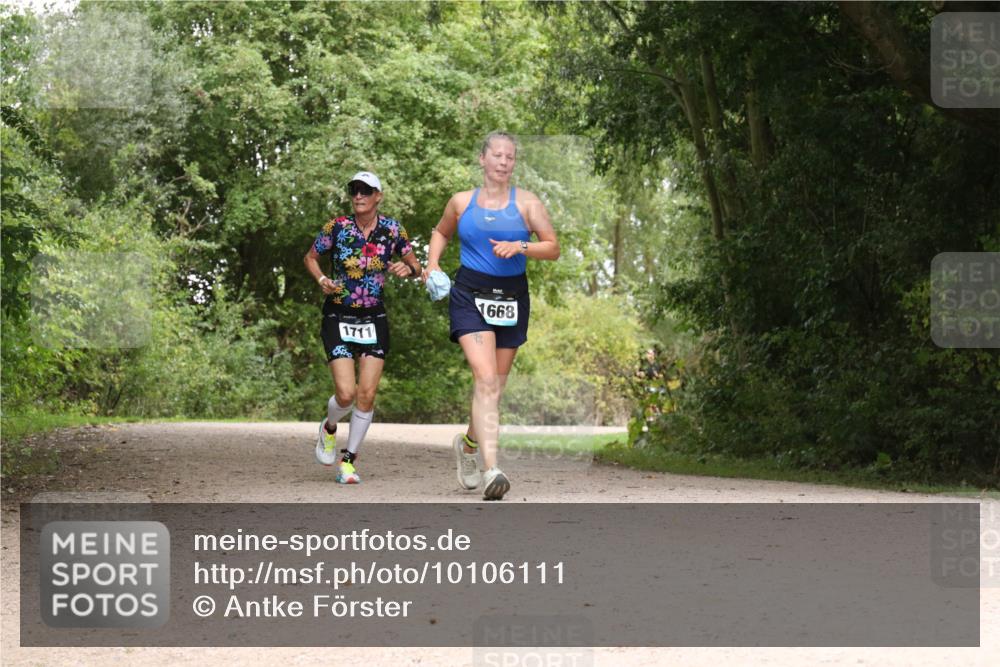 30.08.2026 - Elbe Triathlon Hamburg Antke Förster http://msf.ph/oto/10106111 30.08.2026 12:20:28 Laufen 1711, 668 meine-sportfotos.de