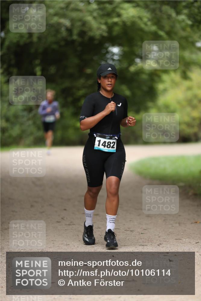 30.08.2026 - Elbe Triathlon Hamburg Antke Förster http://msf.ph/oto/10106114 30.08.2026 12:14:20 Laufen 1482 meine-sportfotos.de