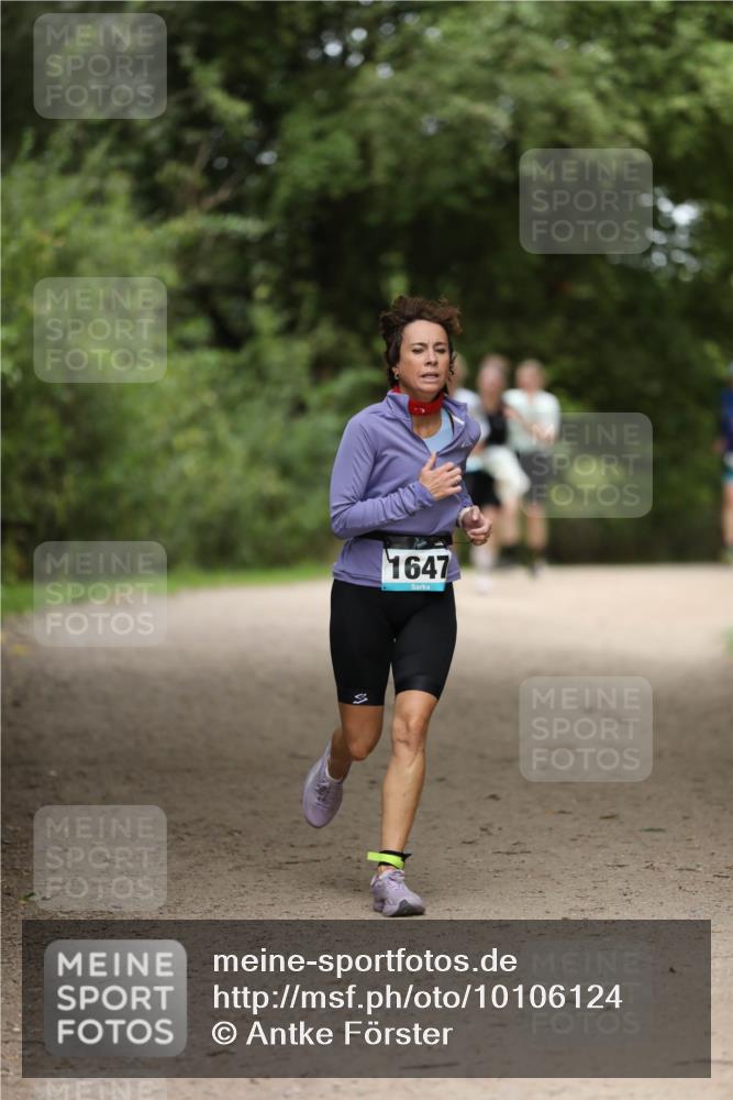 30.08.2026 - Elbe Triathlon Hamburg Antke Förster http://msf.ph/oto/10106124 30.08.2026 12:14:28 Laufen 1647 meine-sportfotos.de