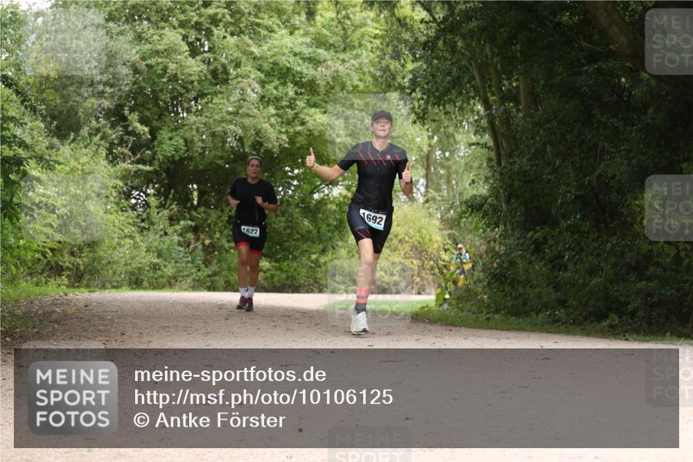30.08.2026 - Elbe Triathlon Hamburg Antke Förster http://msf.ph/oto/10106125 30.08.2026 12:20:44 Laufen 1622 meine-sportfotos.de