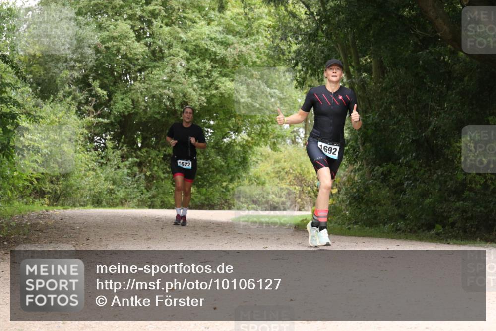 30.08.2026 - Elbe Triathlon Hamburg Antke Förster http://msf.ph/oto/10106127 30.08.2026 12:20:45 Laufen 1622, 692 meine-sportfotos.de
