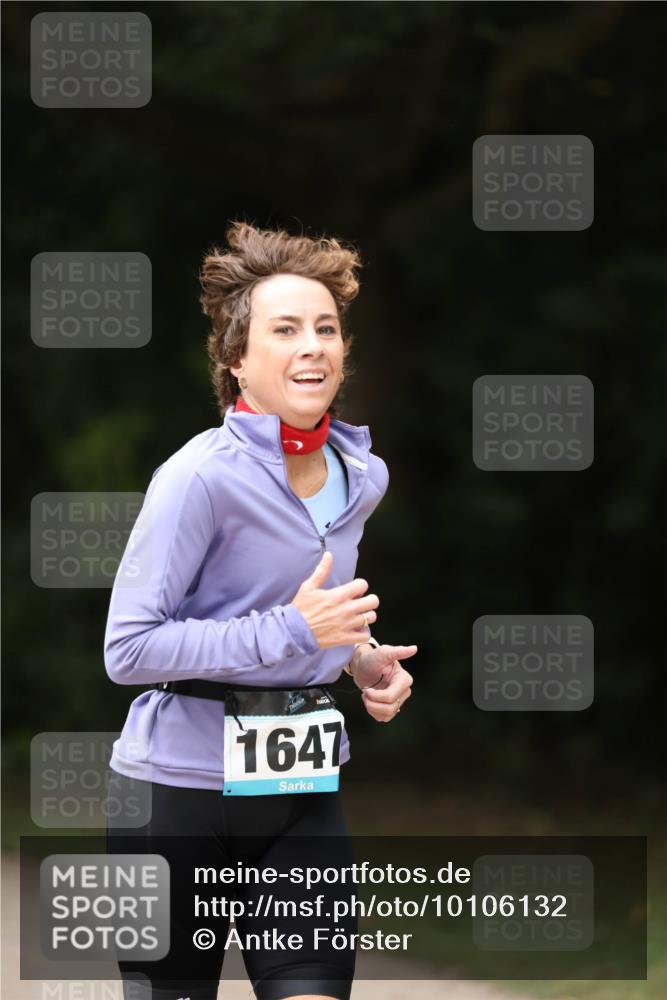 30.08.2026 - Elbe Triathlon Hamburg Antke Förster http://msf.ph/oto/10106132 30.08.2026 12:14:30 Laufen 1647 meine-sportfotos.de
