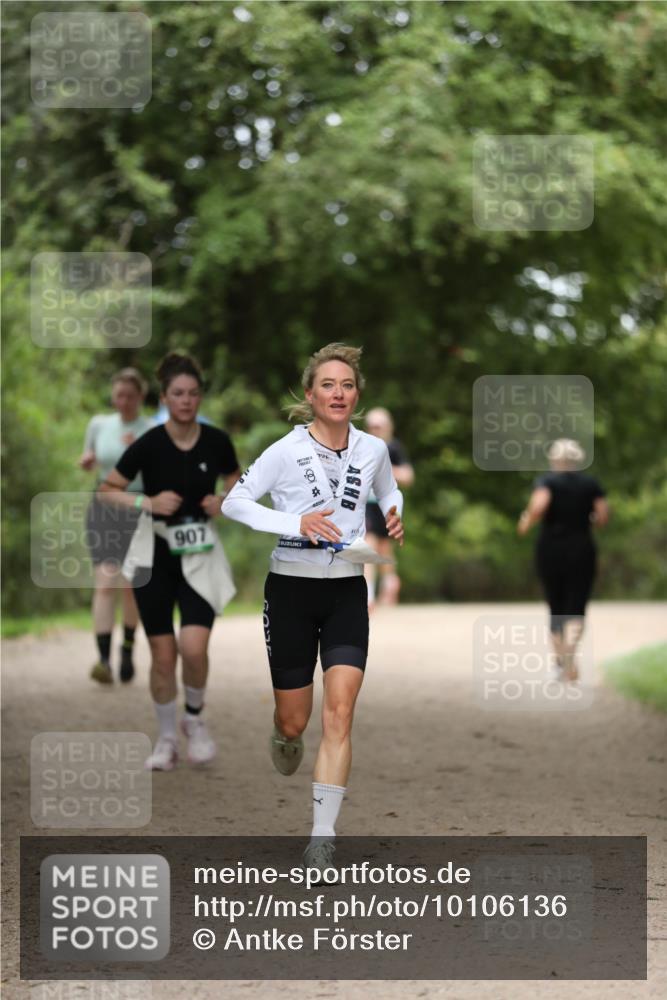 30.08.2026 - Elbe Triathlon Hamburg Antke Förster http://msf.ph/oto/10106136 30.08.2026 12:14:35 Laufen 907 meine-sportfotos.de