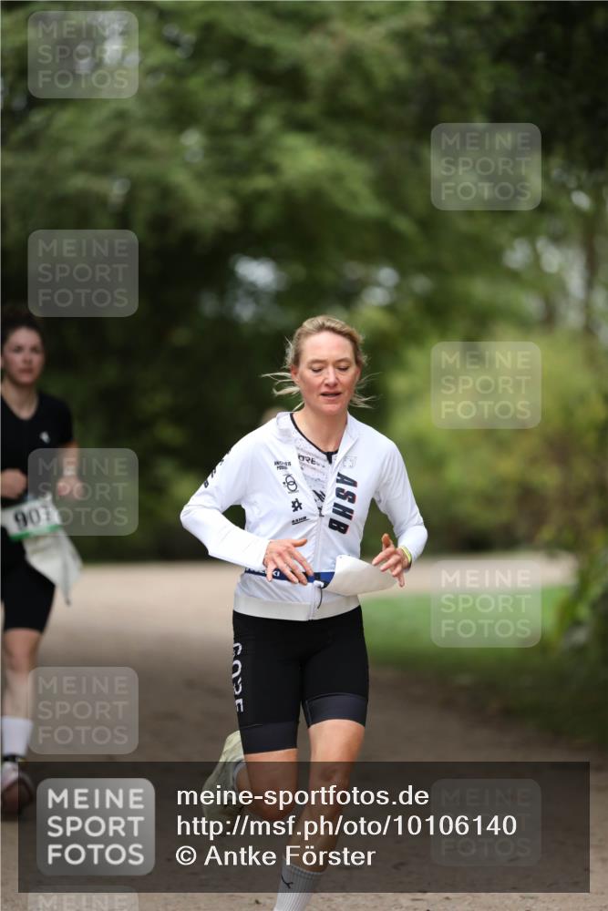 30.08.2026 - Elbe Triathlon Hamburg Antke Förster http://msf.ph/oto/10106140 30.08.2026 12:14:36 Laufen 907 meine-sportfotos.de