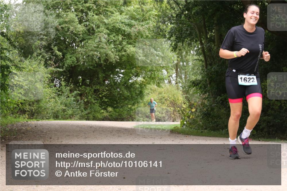 30.08.2026 - Elbe Triathlon Hamburg Antke Förster http://msf.ph/oto/10106141 30.08.2026 12:20:49 Laufen 1622 meine-sportfotos.de
