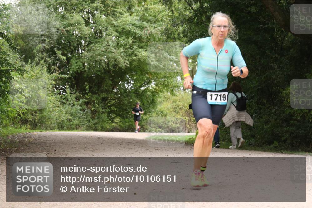 30.08.2026 - Elbe Triathlon Hamburg Antke Förster http://msf.ph/oto/10106151 30.08.2026 12:21:06 Laufen 1719 meine-sportfotos.de