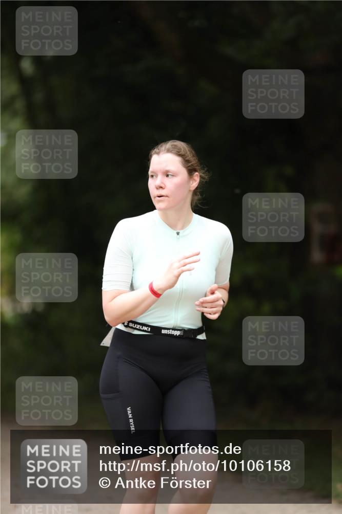 30.08.2026 - Elbe Triathlon Hamburg Antke Förster http://msf.ph/oto/10106158 30.08.2026 12:14:42 Laufen  meine-sportfotos.de