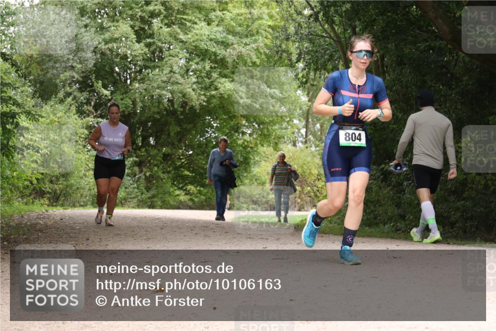 30.08.2026 - Elbe Triathlon Hamburg Antke Förster http://msf.ph/oto/10106163 30.08.2026 12:21:30 Laufen 804 meine-sportfotos.de