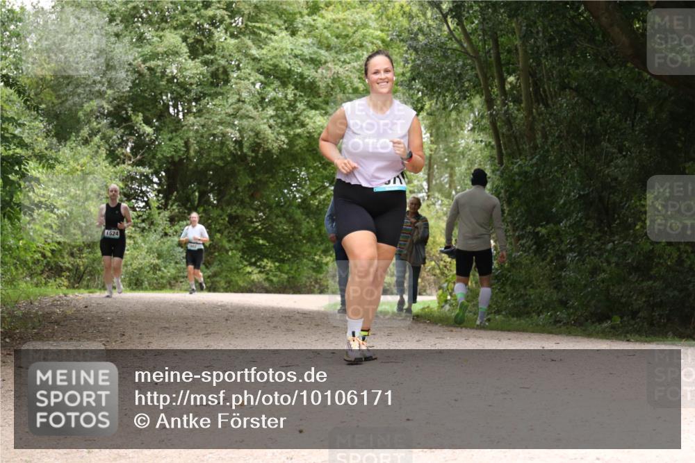 30.08.2026 - Elbe Triathlon Hamburg Antke Förster http://msf.ph/oto/10106171 30.08.2026 12:21:34 Laufen 1524 meine-sportfotos.de