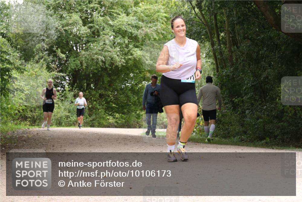 30.08.2026 - Elbe Triathlon Hamburg Antke Förster http://msf.ph/oto/10106173 30.08.2026 12:21:34 Laufen 1524 meine-sportfotos.de