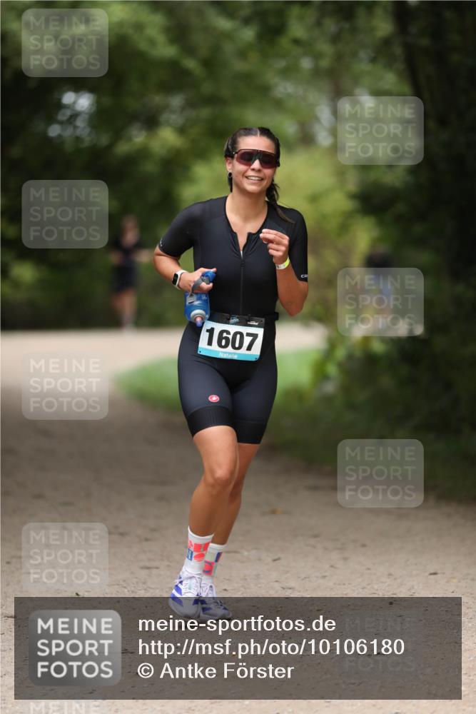 30.08.2026 - Elbe Triathlon Hamburg Antke Förster http://msf.ph/oto/10106180 30.08.2026 12:15:08 Laufen 1607 meine-sportfotos.de