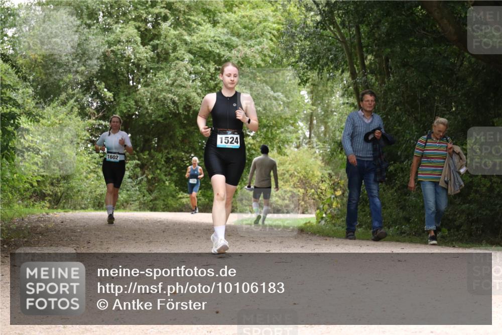 30.08.2026 - Elbe Triathlon Hamburg Antke Förster http://msf.ph/oto/10106183 30.08.2026 12:21:41 Laufen 1602, 1524 meine-sportfotos.de