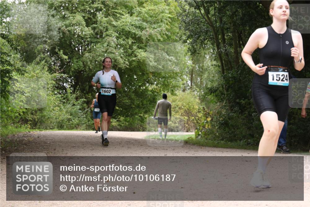 30.08.2026 - Elbe Triathlon Hamburg Antke Förster http://msf.ph/oto/10106187 30.08.2026 12:21:43 Laufen 1700, 1602, 1524 meine-sportfotos.de