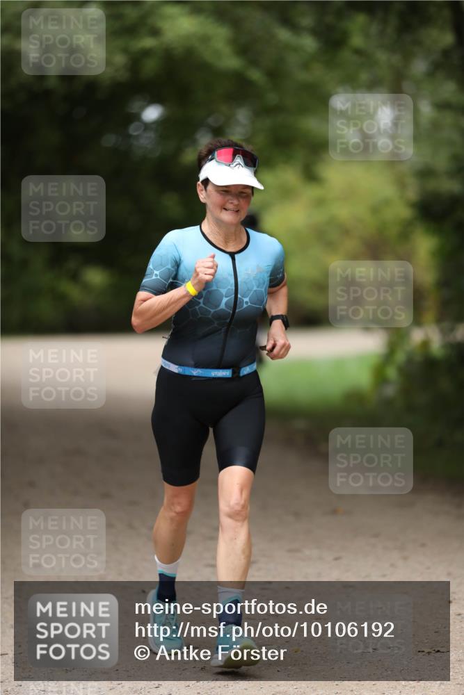 30.08.2026 - Elbe Triathlon Hamburg Antke Förster http://msf.ph/oto/10106192 30.08.2026 12:15:14 Laufen  meine-sportfotos.de