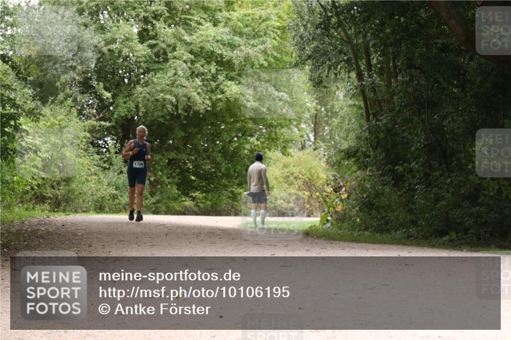 30.08.2026 - Elbe Triathlon Hamburg Antke Förster http://msf.ph/oto/10106195 30.08.2026 12:21:47 Laufen 1700 meine-sportfotos.de