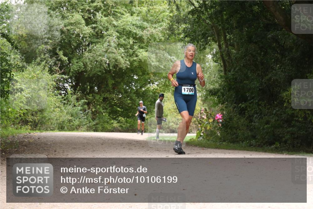 30.08.2026 - Elbe Triathlon Hamburg Antke Förster http://msf.ph/oto/10106199 30.08.2026 12:21:52 Laufen 1700 meine-sportfotos.de