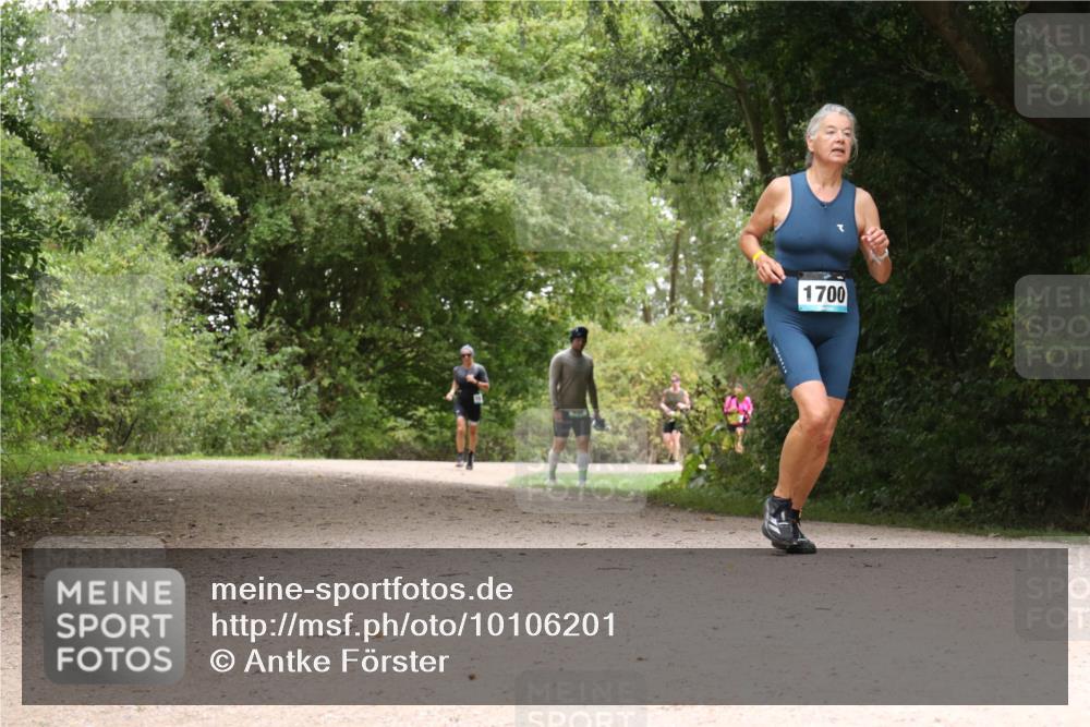 30.08.2026 - Elbe Triathlon Hamburg Antke Förster http://msf.ph/oto/10106201 30.08.2026 12:21:52 Laufen 1700 meine-sportfotos.de