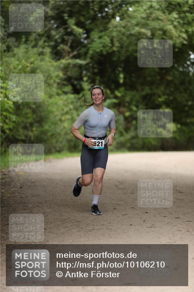 30.08.2026 - Elbe Triathlon Hamburg Antke Förster http://msf.ph/oto/10106210 30.08.2026 12:15:34 Laufen 21 meine-sportfotos.de