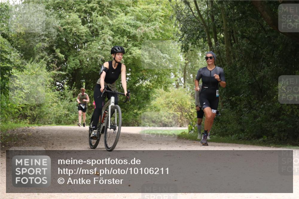 30.08.2026 - Elbe Triathlon Hamburg Antke Förster http://msf.ph/oto/10106211 30.08.2026 12:22:02 Laufen  meine-sportfotos.de