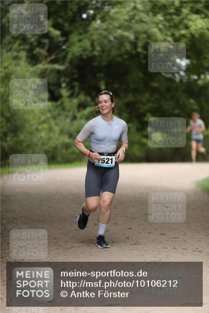 30.08.2026 - Elbe Triathlon Hamburg Antke Förster http://msf.ph/oto/10106212 30.08.2026 12:15:34 Laufen 521 meine-sportfotos.de