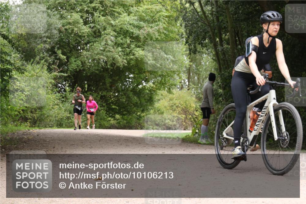 30.08.2026 - Elbe Triathlon Hamburg Antke Förster http://msf.ph/oto/10106213 30.08.2026 12:22:02 Laufen  meine-sportfotos.de
